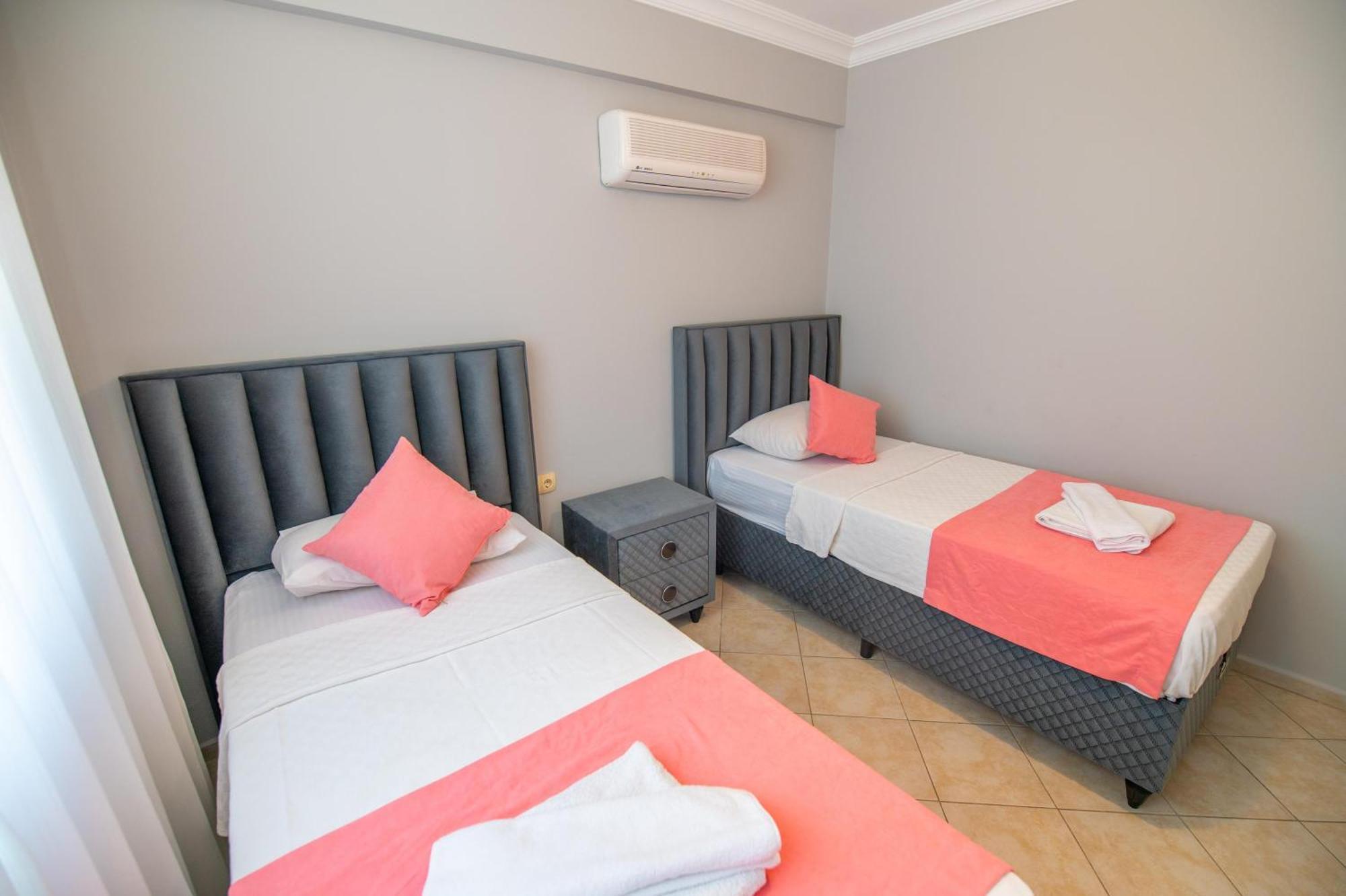 Sunset Beach Villas And Apartments Fethiye Eksteriør billede