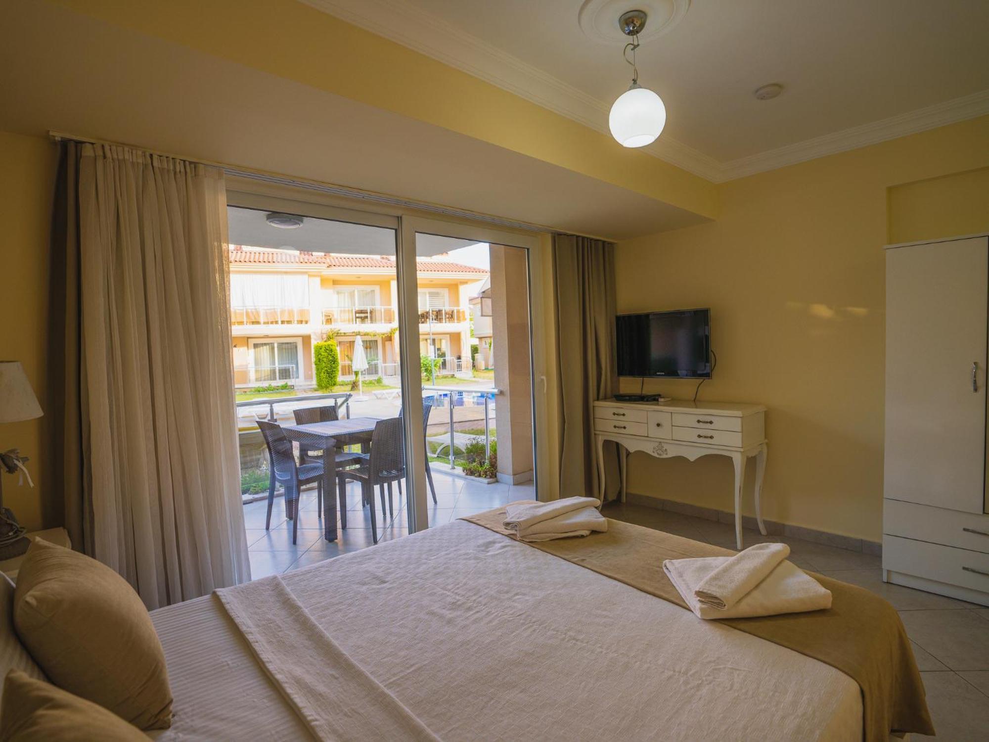 Sunset Beach Villas And Apartments Fethiye Eksteriør billede