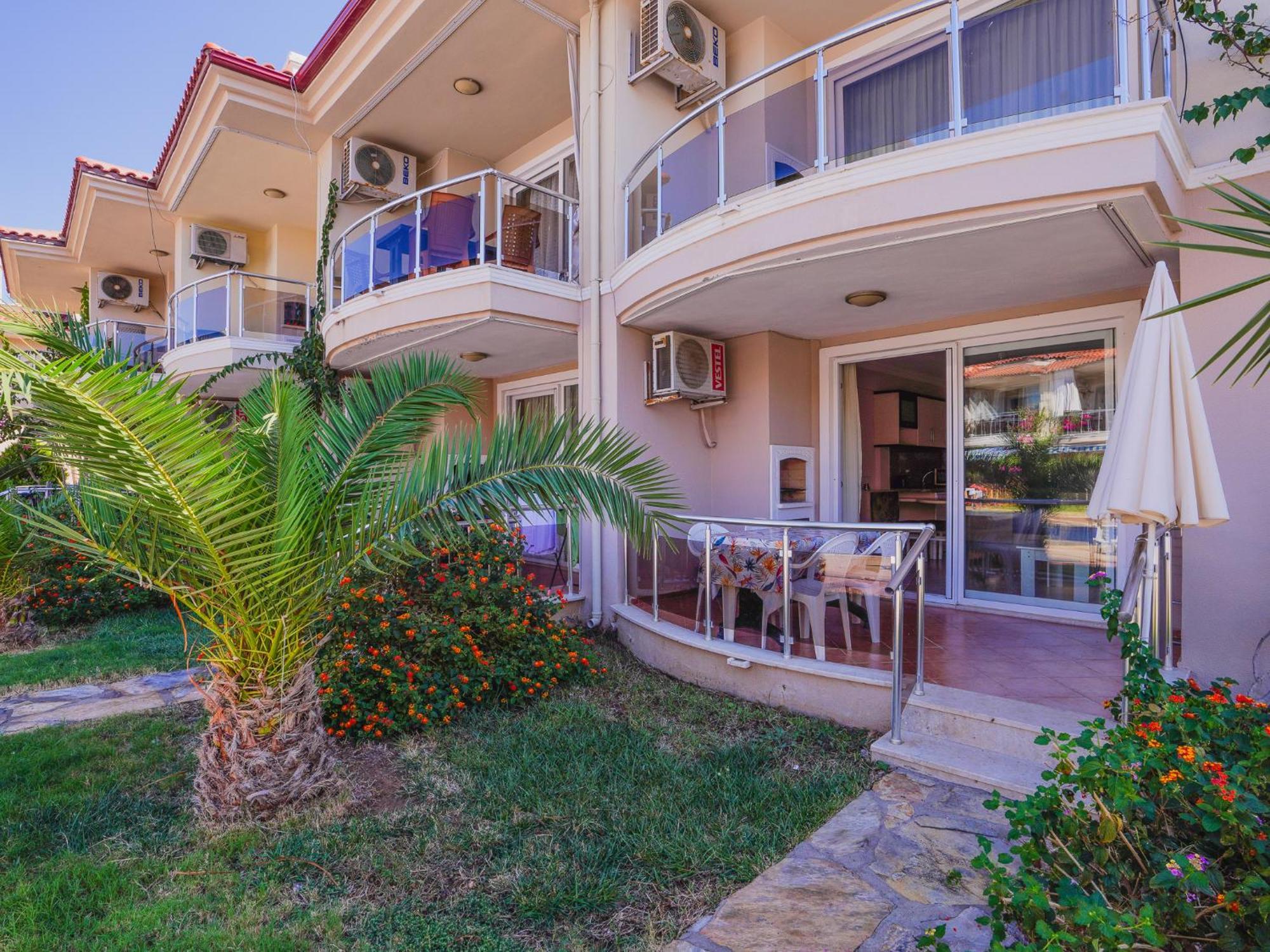 Sunset Beach Villas And Apartments Fethiye Eksteriør billede