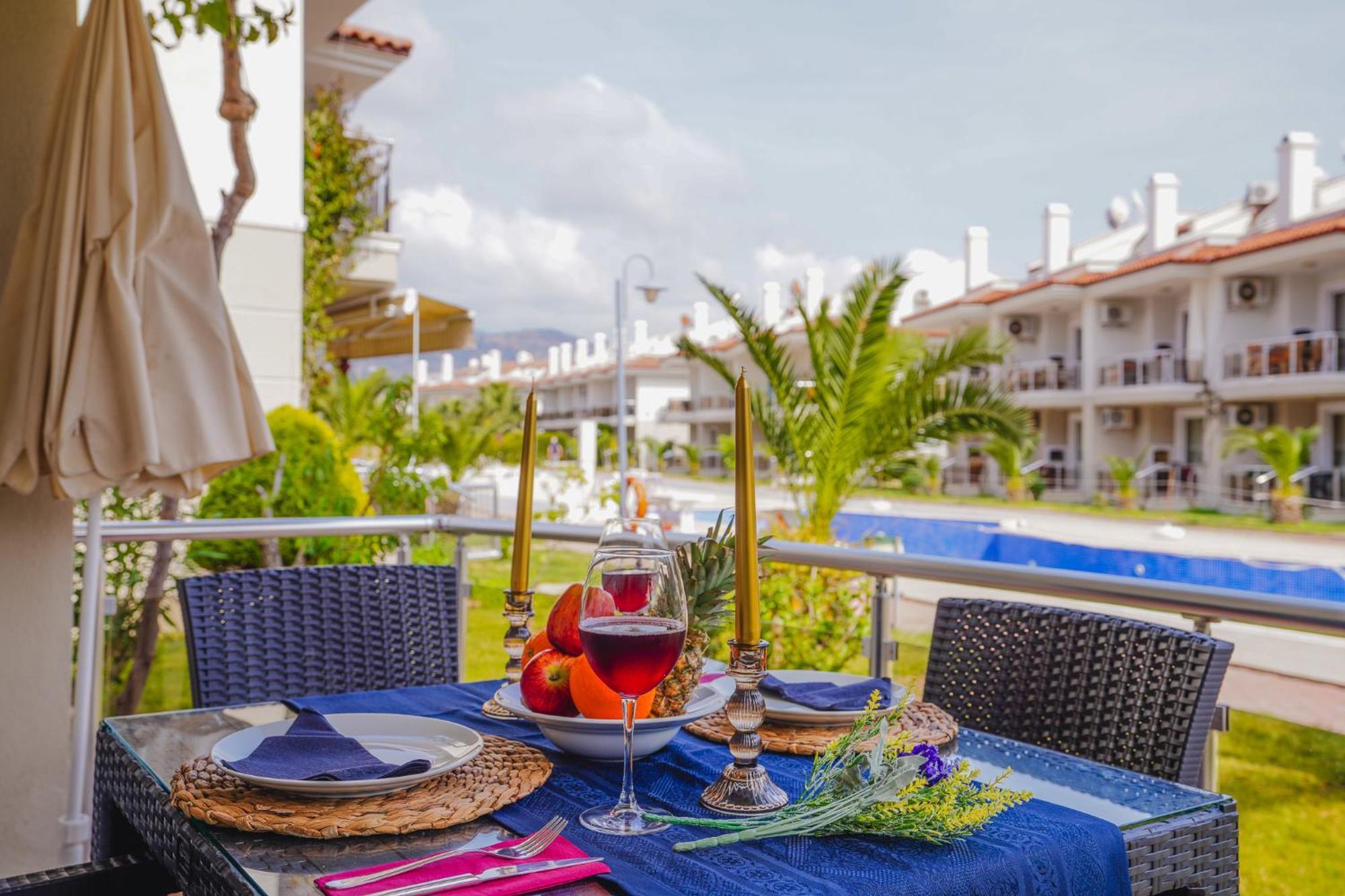Sunset Beach Villas And Apartments Fethiye Eksteriør billede