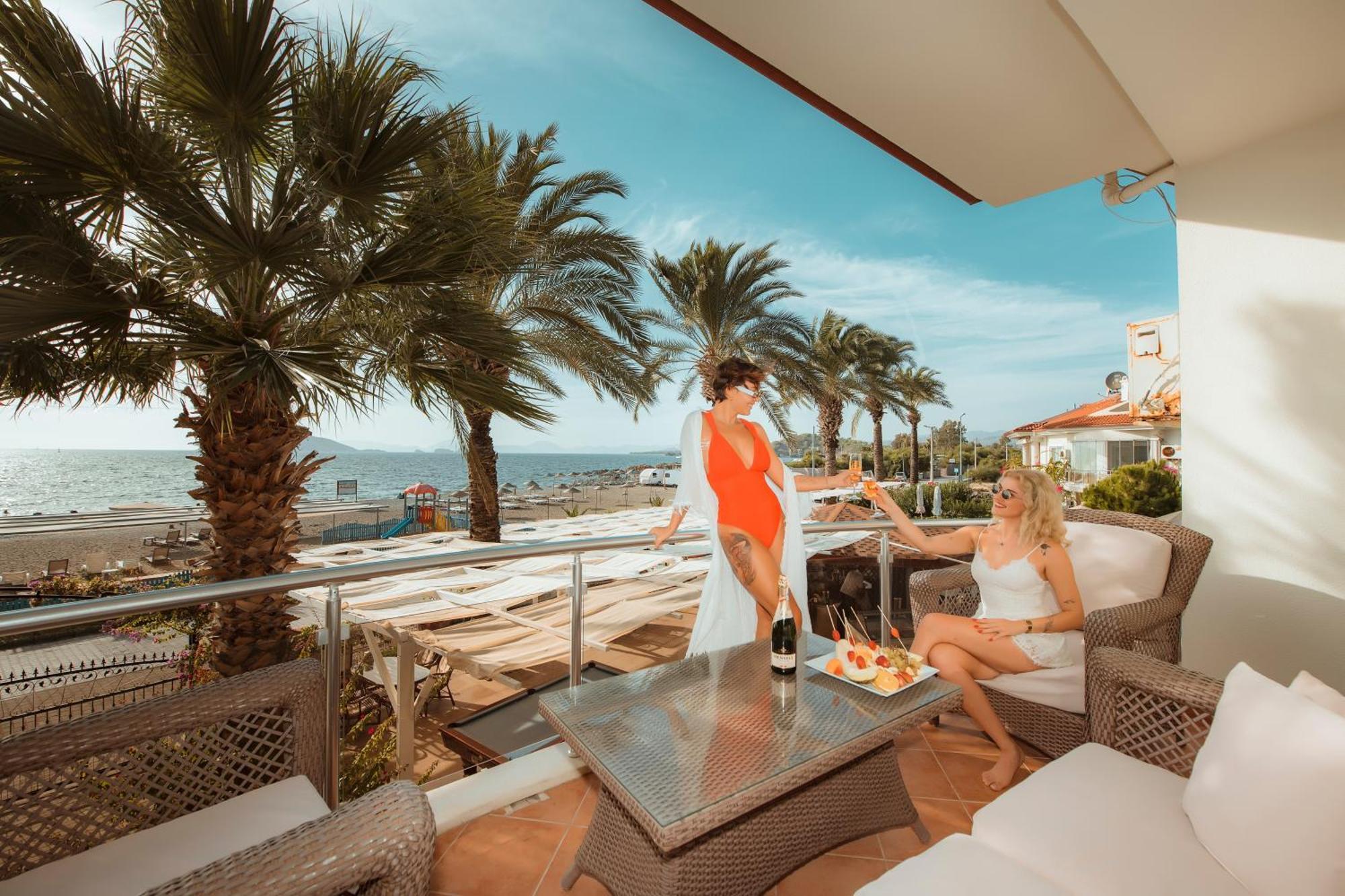 Sunset Beach Villas And Apartments Fethiye Eksteriør billede