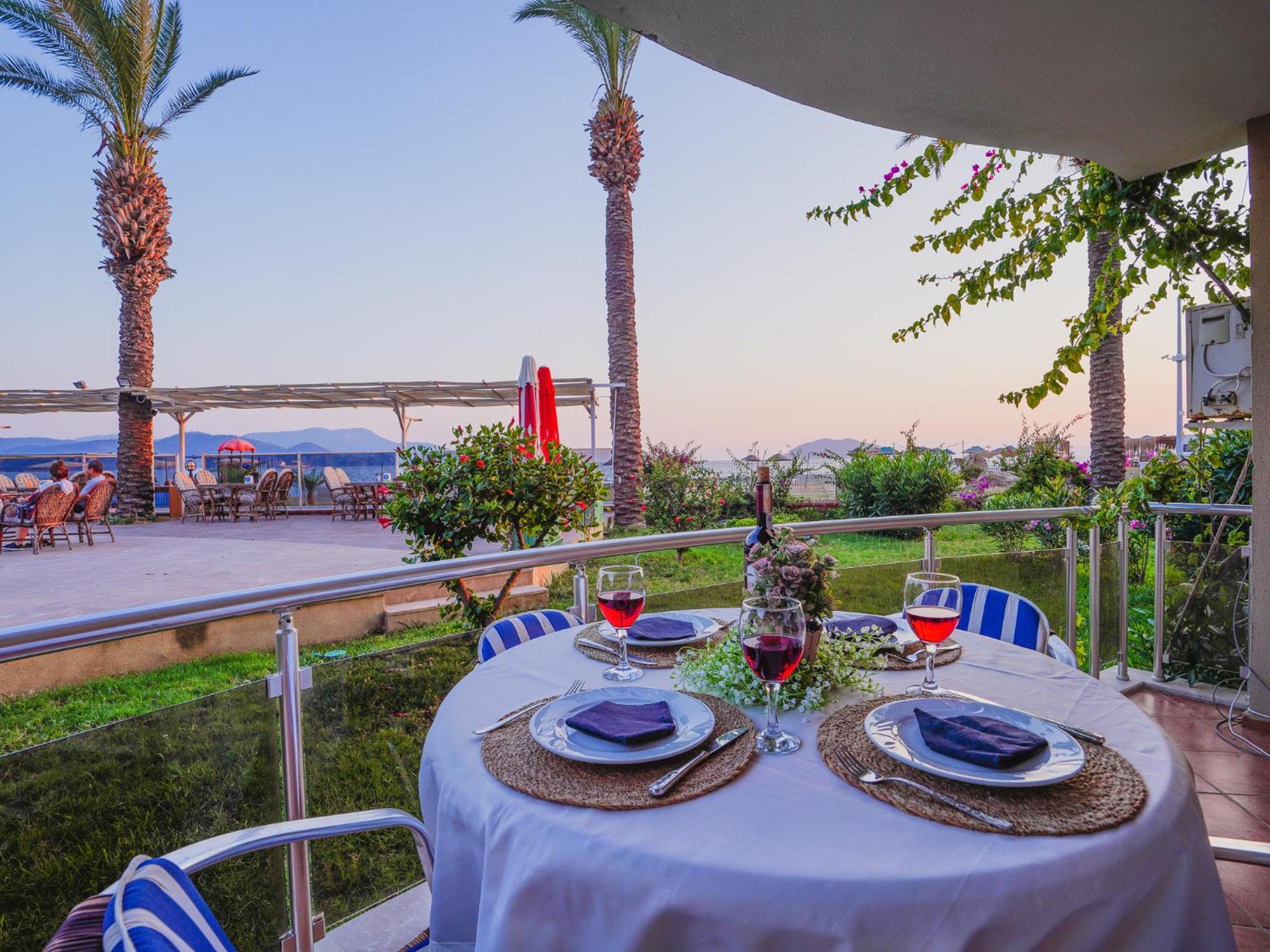 Sunset Beach Villas And Apartments Fethiye Eksteriør billede